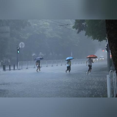 最新天气预报，明日起，冷暖空气交替，这些地区需警惕强对流天气